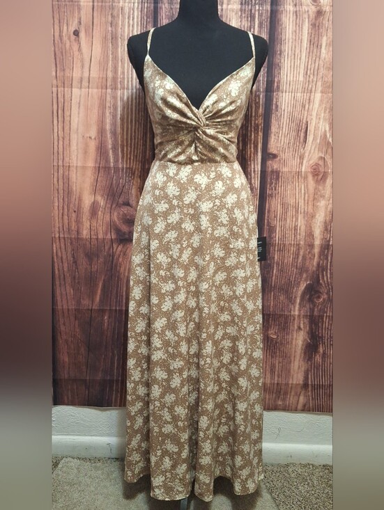 Lulus Dresses & Skirts - Lulu's Gold Floral Maxi Dress Criss Cross Back Size Small NWT!